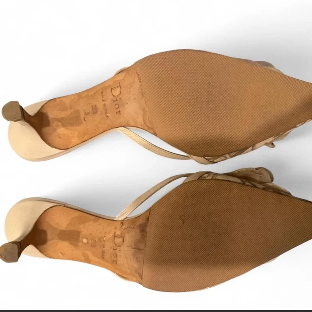 Dior Beige Floral Heels - Picture 4 of 4